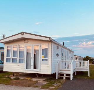 Privately Owned 2-bedroom Caravan at Camber Sands, 1 sofa bed, Private Parking, NO SMOKING NO PETS - Camber - 7