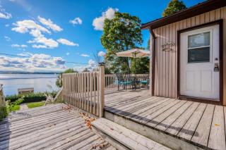 Waterfront Cottage - Incredible View and Hot Tub - 7