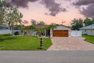 Charming Luxury Heated Pool Home - Cape Coral - 7