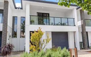 4 Bedrooms 3 Bathrooms Home with a big balcony in Tranmere - 0
