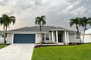 Pelican House 4 bedrooms Free Heated Pool - Cape Coral - 0