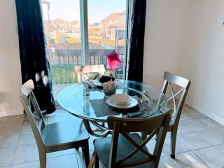 4BR 2 king 3 Queen 6 beds in total 3 GBPS Wi-Fi - Kitchener - 9
