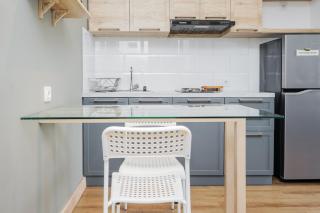Comfy and Cool Interior 1BR at Casa De Parco Apartment BSD By Travelio - Tangerang - 3