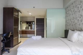 Classic Modern Studio Room Apartment at The Square Surabaya By Travelio - Surabaia - 4