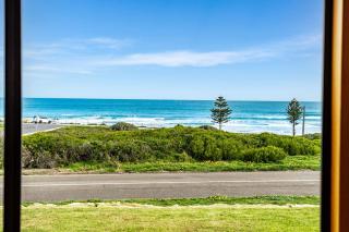Mid-Century Modern-BYO Linen-Ocean View - Middleton - 4