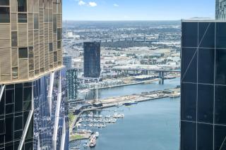 Bay and River Views Apt In Best Location with Pool - Melbourne - 8