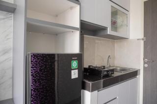 Cozy and Well Designed Studio Serpong Garden Apartment By Travelio - Tangerang - 6