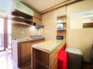 Modern and Cozy Stay 2BR Apartment at Gateway Ahmad Yani Cicadas By Travelio - Bandung - 1
