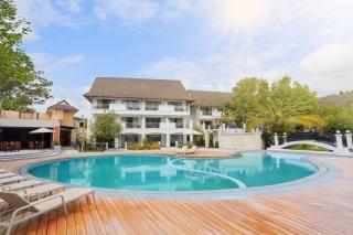 Pinnacle Grand Jomtien Resort and Beach Club - Na Jomtien - 9