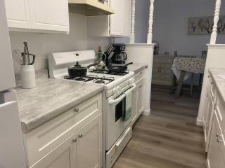 Visalia Near SNP cozy,spacious 2bd 2 Bath - 7