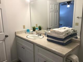 Visalia Near SNP cozy,spacious 2bd 2 Bath - 2