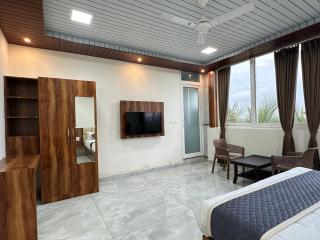 SS Luxury Comforts - Twin Sharing - Chikmagalūr - 6