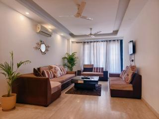 Hostmystay- 3Bhk Terrace! Gk1 M block - 0