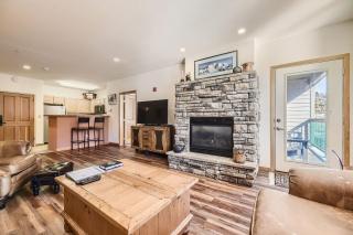 5023 Gateway condo - 5