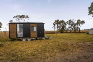 Hunters Inn by Tiny Away - Koo-Wee-Rup - 1