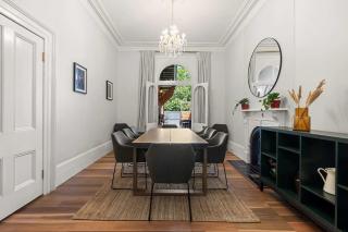 Elegant 6-Bed Home with Harbour Views - Sydney - 5