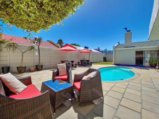 Tranquil Family Escape: Pool Balcony - Kaapstad - 0