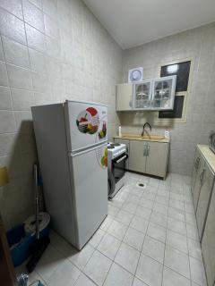 شقة مريحه بغرفتي نوم وصاله ومطبخ - 6