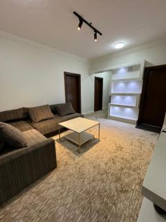 شقة مريحه بغرفتي نوم وصاله ومطبخ - 4