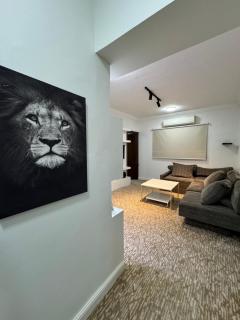 شقة مريحه بغرفتي نوم وصاله ومطبخ - 3