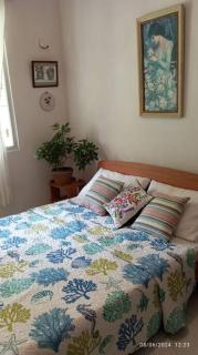 Tiny Art House with Garden - 7