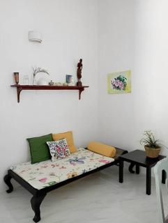 Tiny Art House with Garden - Godagama - 5