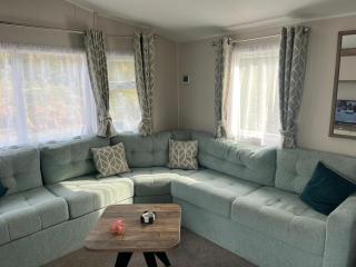 2 Bed Caravan Getaway in Beautiful Saundersfoot - Pembrokeshire - 9