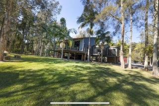 Driftwood Lodge - Charlotte Bay - 4