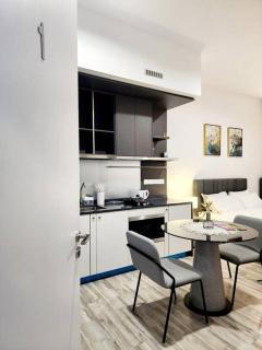 Millerz Square 3pax Studio room 1 - 9