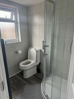 Modern City Studio Free Parking Close to Station - Ruislip - 8