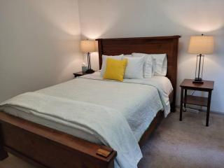 2 bdrm home in quiet neighborhood 2 blocks from beach - 5