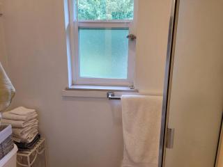 2 bdrm home in quiet neighborhood 2 blocks from beach - 3