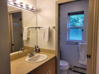 2 bdrm home in quiet neighborhood 2 blocks from beach - 1