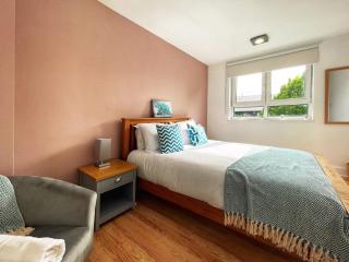 Ethan's Place in Mile End - 2 Double Beds, 1 Bunk Bed, Max 6, Spacious, Ideal for Families - 2
