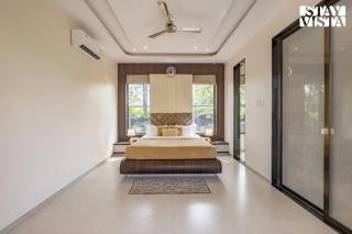 StayVista at Brick & Beam with Private Plunge Pool, Lawn, BBQ and Bonfire - Panchgani - 5
