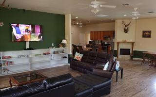 Top of the Hill RV Resort & Cabins - Waring - 7