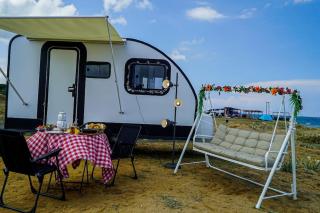 Caravan Serenity - Huzurlu bir karavan tatili ve sobalı kış bahçemiz - Şile - 6