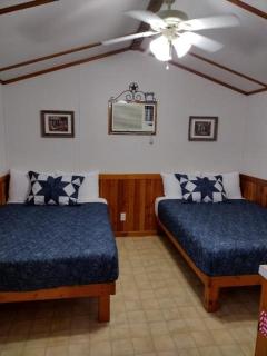 Top of the Hill RV Resort & Cabins - Waring - 5