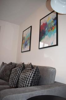 The Little Luxury Getaway! - 7