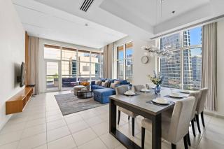 Spacious 1-Bedroom Apartment In Bay Square - 3