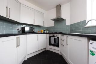 Escape to Comfort 3BR - Avonmouth - 7