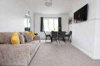 Escape to Comfort 3BR - 4