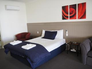 Pittsworth Motor Inn - 1