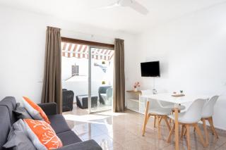 Home2Book Vibrant Las Américas Apt, Pool Retreat - Arona - 9
