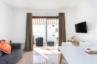 Home2Book Vibrant Las Américas Apt, Pool Retreat - Arona - 4