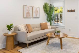 Southern Charm with Hot Tub 10 min from Downtown! - 7
