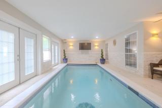 Oasis - Indoor Swimming Pool - 9