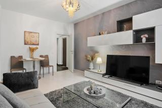 Downtown Cozy Corner - 4