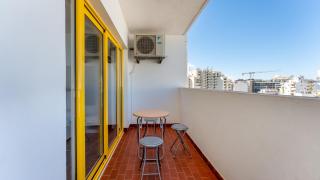 Red Velvet 1 BDR Flat With Balcony by LovelyStay - 6