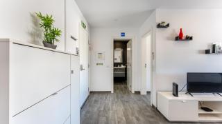 Red Velvet 1 BDR Flat With Balcony by LovelyStay - 4